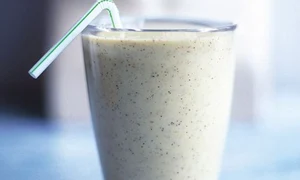 Smoothie cu kiwi, ghimbir si banana digestie jpeg