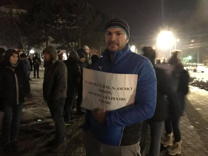 Oamenii protestează paşnic FOTO Facebook/Dragoş Coman