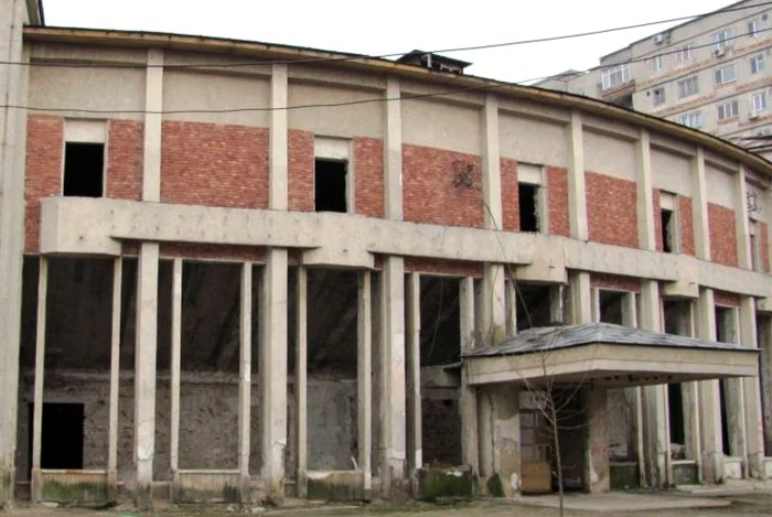 Cinematograful ”Patria” a ajuns o ruină foto: Adevărul