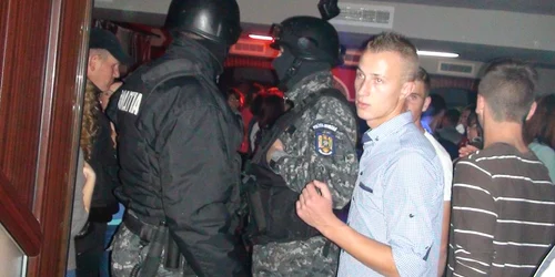 razie in discoteci si cluburi din suceava. FOTO