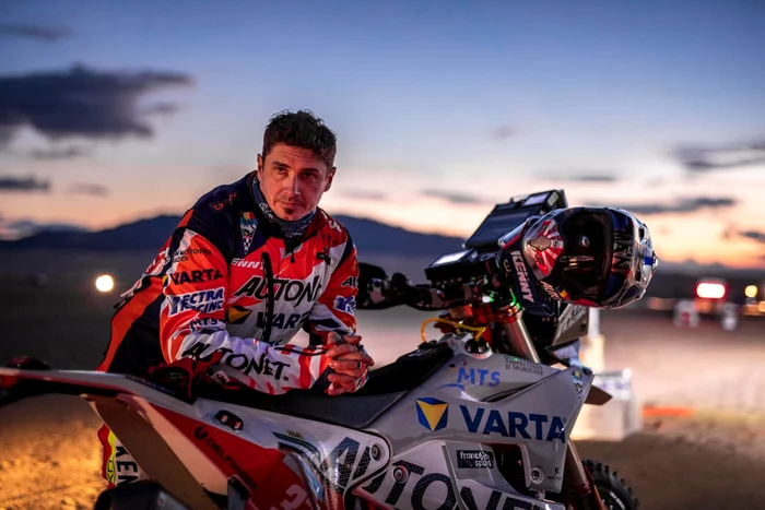 Mani Gyenes trebuie să-și repare motorul singur (Foto: RallyZone)