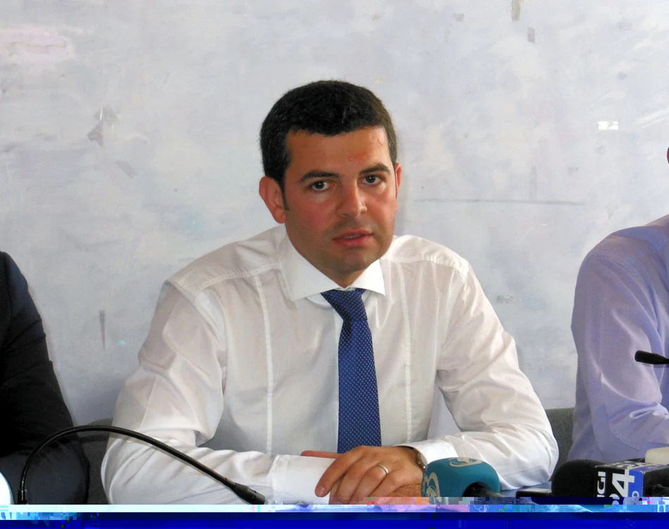 Daniel Constantin, ministrul Agriculturii, susţine că, dacă la porumb România este pe primul loc în UE, cu o suprafaţă de 2,5 milioane de hectare cultivate, din punct de vedere al randamentului este departe de prima poziţie