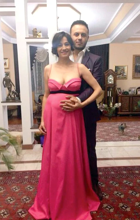 
    Viitorul tătic vrea să-și  urmeze iubita și în  sala de naștereFOTO: ARHIVA PERSONALĂ  