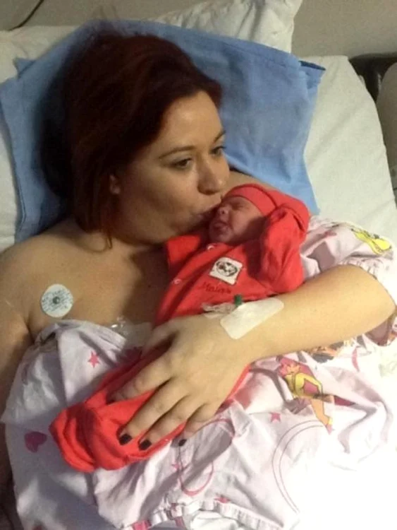 De jumătate de an, Oana Roman stă mai mult prin spitaleFoto: arhiva personală