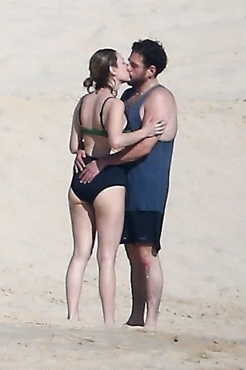 *EXCLUSIVE* Jonah Hill and girlfriend Loved Up on vacation in Mexico **WEB EMBARGO UNTIL 2:30 PM PST ON 01/15/17** jpeg