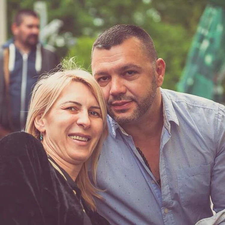 
    Monica Iagăr şi Cristi Neacşu au făcut nuntă şi botez în aceeaşi zi, pe 26 octombrie 2019Foto: arhivă personală  