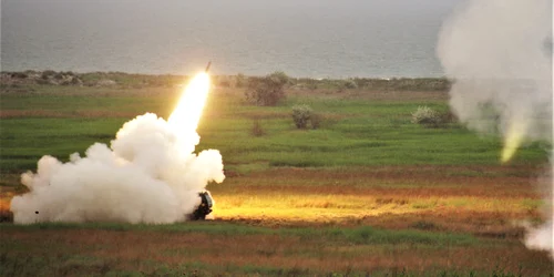 Trageri cu sistemul HIMARS în Centrul Național de Instruire pentru Apărare Antiaeriană „General Ion Bungescu jpg