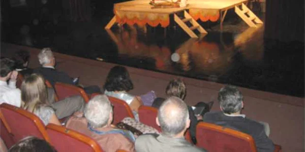Actorii Teatrului Anton Pann au casă nouă