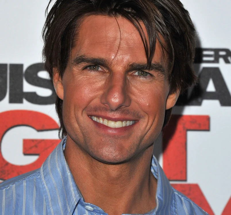 
    Tom Cruise, alături de premiatul Leonardo DiCapriofoto: AP  