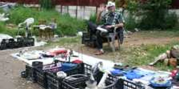 Mihai Spălăţelu îşi vinde sărăcia la Ocico