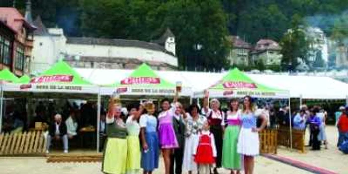 Braşov: Bavarezele au făcut show la Miss Oktoberfest / GALERIEFOTO