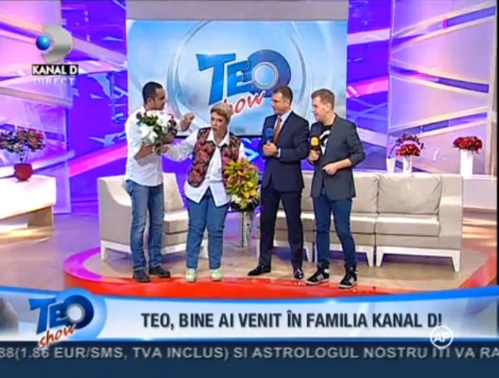 Vedeta a primit flori de la colegii ei de trust (captură: Kanal D)