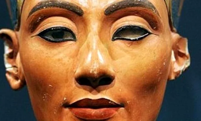 Nefertiti era urâtă   avea nasul coroiat şi riduri jpeg