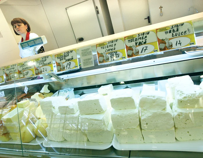 Cea mai ieftină telemea proaspătă de oi costă 18 lei în Capitală (FOTOGRAFII: SEVER GHEORGHE)