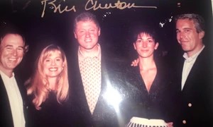 Bill Clinton fotografie găsită in proprietatea lui Jeffrey Epstein FOTO oversightdemocrats house gov 13 JPG