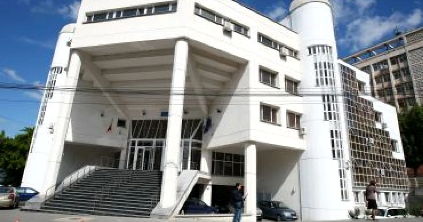 Craiova: Adevărul la minut - Directorii şcolilor vor fi evaluaţi şi astăzi