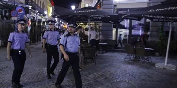 politisti in centrul vechi foto Inquam Photos / Octav Ganea