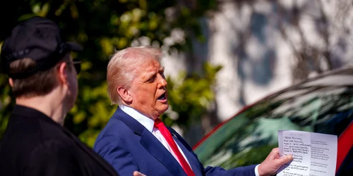 Notă Tesla Donald Trump Elon Musk FOTO: GettyImages 2203996416 jpg