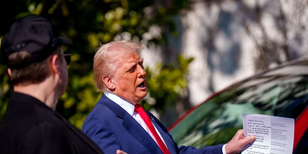 Notă Tesla Donald Trump Elon Musk FOTO: GettyImages 2203996416 jpg