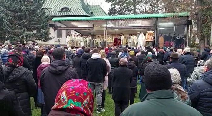 slujbă Mănăstirea Sf Ion Suceava png