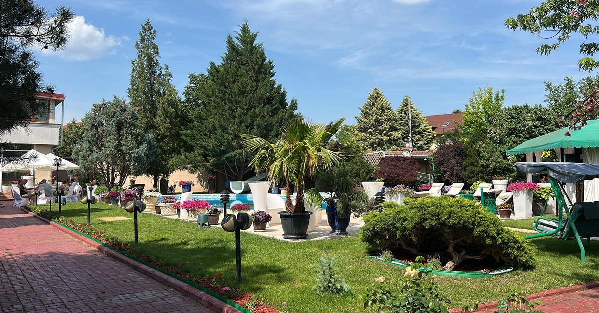 Din culisele nunţii Mihaelei Borcea. După evenimentul grandios de joi, petrecerea a continuat a doua zi la vila mirilor