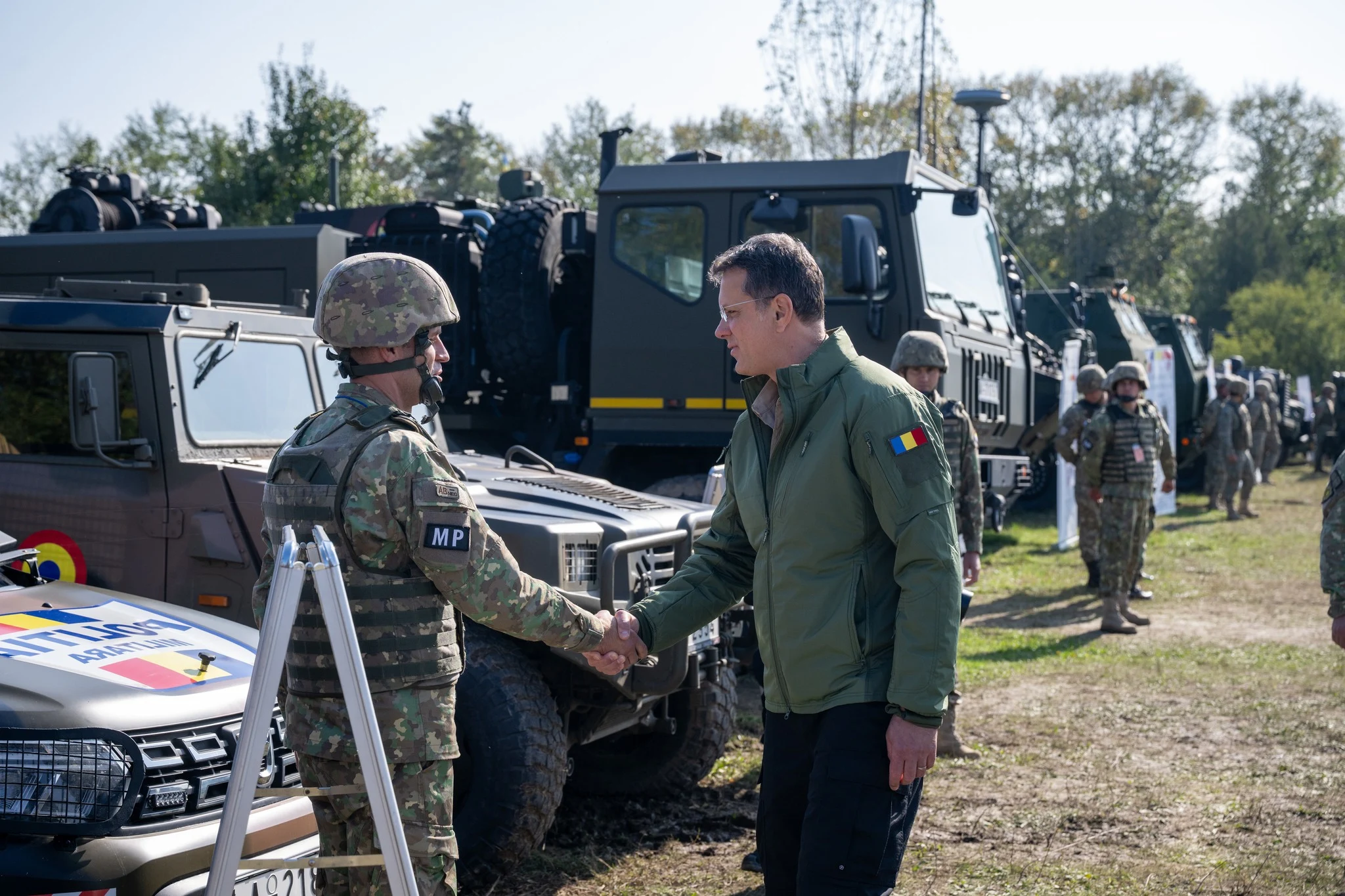 Ministrul Ionuț Moșteanu, în vizită la poligonul unde se desfășoară MOBEX B-IF-25. „Niciuna din cozi nu a fost la Ministerul Apărării”