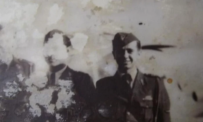 Eroul de pe frontul de Est decorat de mareşalul Ion Antonescu  „De trei ori am pus pistolul la tâmplă şi am vrut să mă împuşc“ jpeg