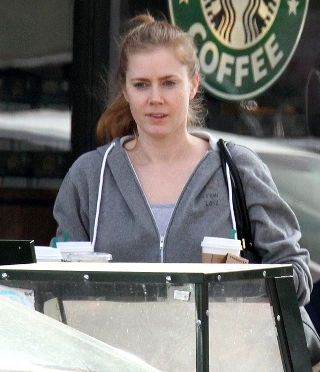 Vedeta fara machiaj (Splashnews/Hepta/Instagram)