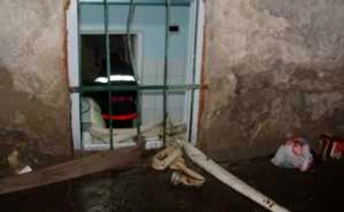Pompierii au intervenit la mai multe imobile inundate