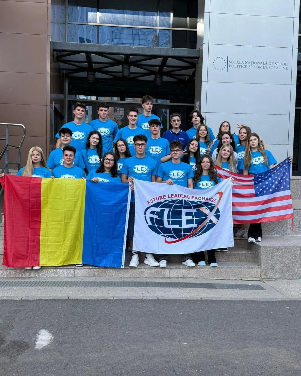 Aproape 2.900 de liceeni candidează pentru cele 20 de locuri disponibile în Programul FLEX. Nicușor Dan: „România are nevoie de cetățeni bine pregătiți”