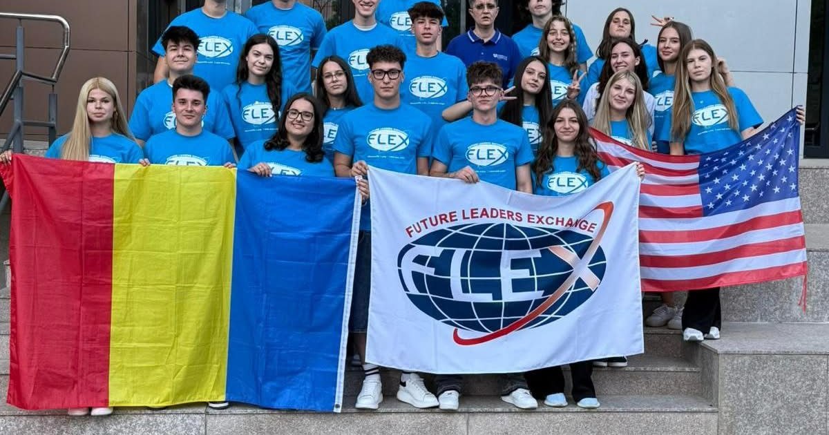 20 de liceeni români studiază în SUA prin FLEX