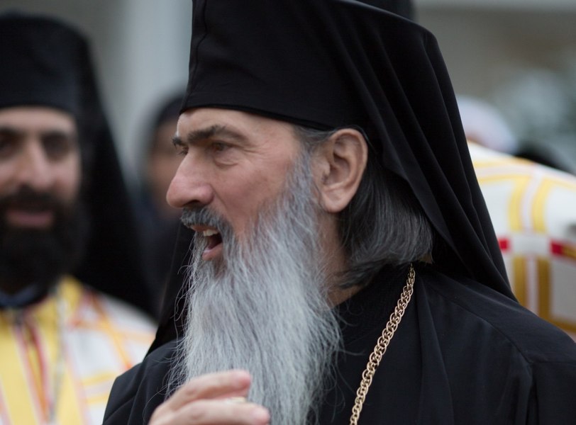 Arhiepiscopul Teodosie susține că a fost „înregistrat din răzbunare” când a negociat un comision de 160.000 de lei