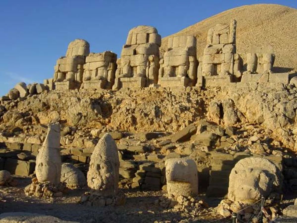 Cele mai frumoase locuri din Turcia: Muntele Nemrut