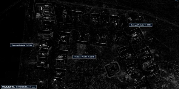 Imagini din satelit cu bombardiere rusești distruse sau avariate FOTO x jpeg