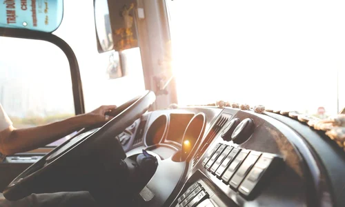 Inchirierea unui autocar este cea mai buna solutie pentru transportarea invitatilor unei nunti (P) jpeg