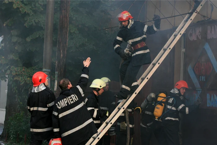 Incendiul a degajat o mare cantitate de fum
