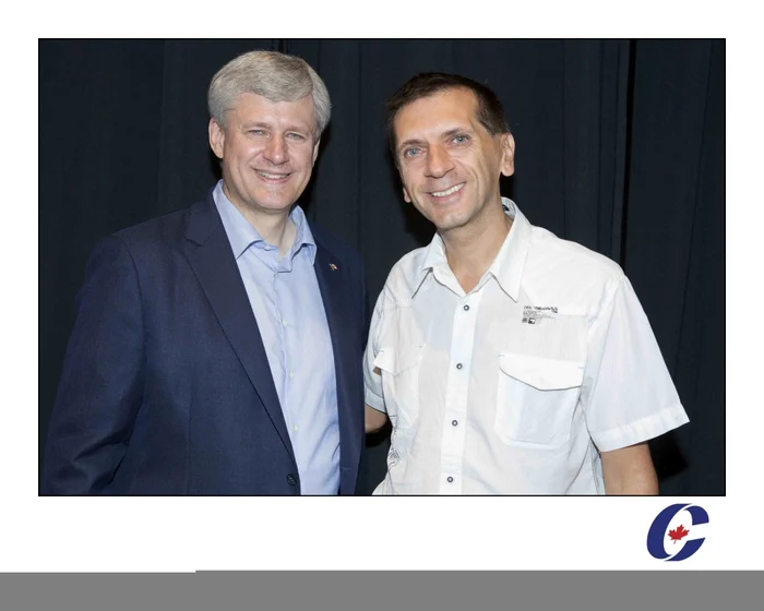 Premierul canadian
Stephan Harper, alături de candidatul Gabriel Purcăruş