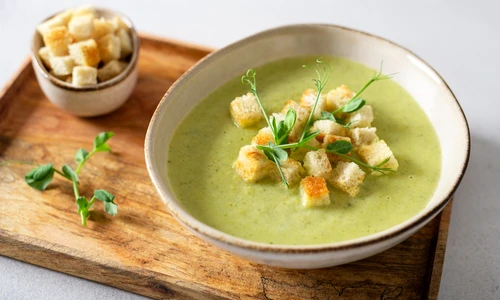 Supa crema de legume  Sursa foto shutterstock 2138212043 jpg