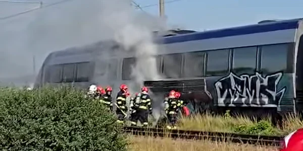 tren iasi suceava flacari incendiu foto captura video fb png