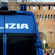polizia politia italiana italia foto shutterstock