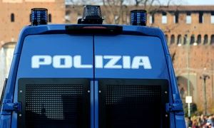 polizia politia italiana italia foto shutterstock
