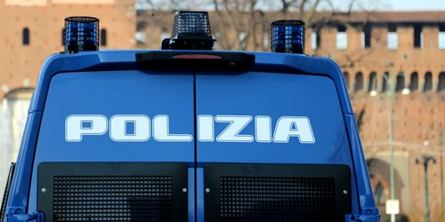 polizia politia italiana italia foto shutterstock