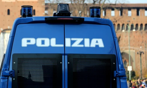 polizia politia italiana italia foto shutterstock