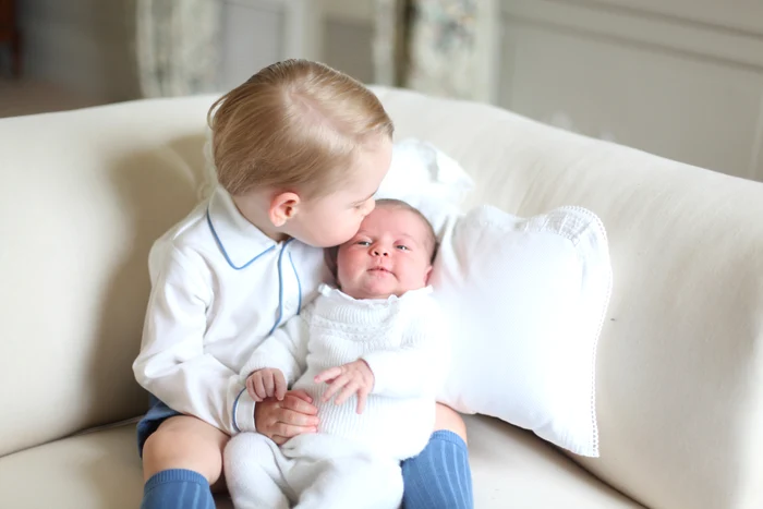 Prinţul George şi Prinţesa Charlotte, în prima imagini împreună