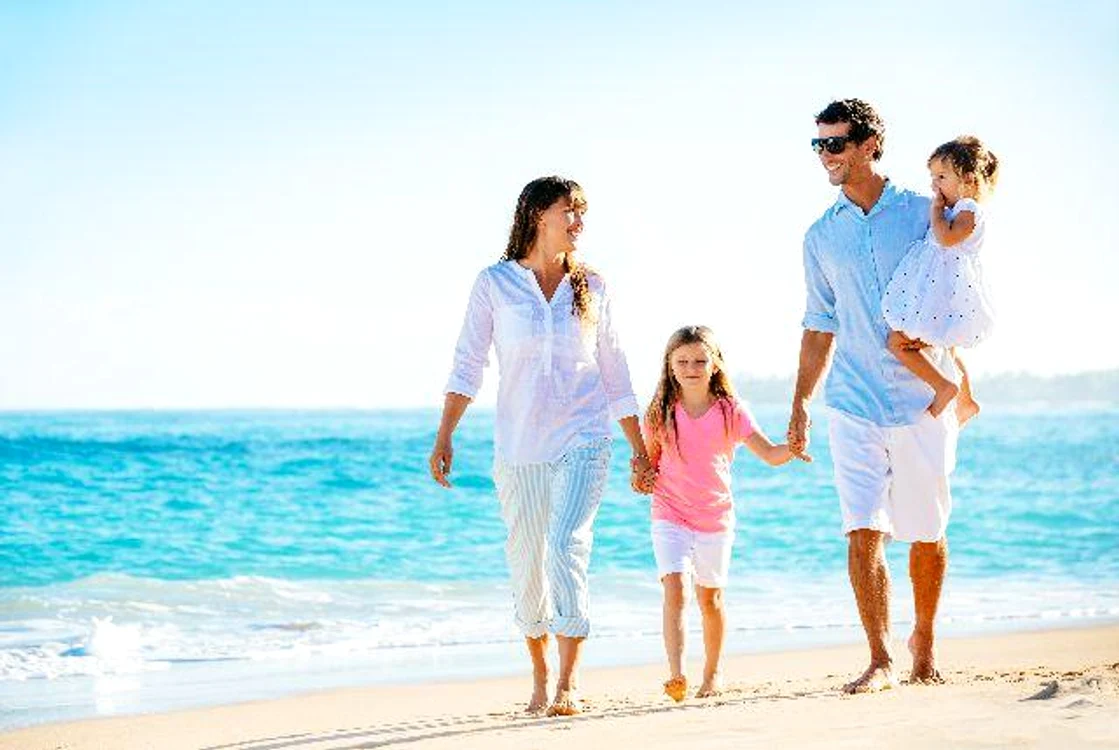 
    Pentru un sejur de 2.000 de lei, o familie poate plăti 60 de lei asigurarea de vacanță împotriva Covid-19   