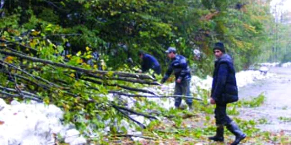 Reşiţa: Furtuna a lăsat Semenicul fără curent electric