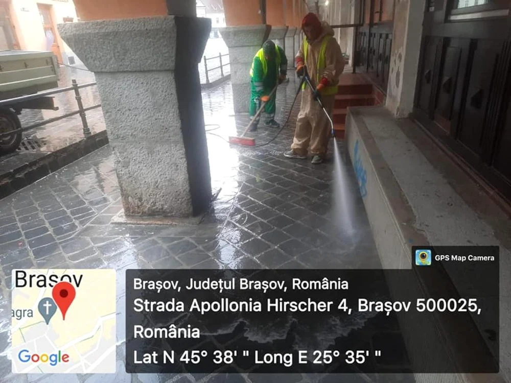 La Braşov se vor spăla străzile şi aleile din parcuri FOTO Primăria Braşov