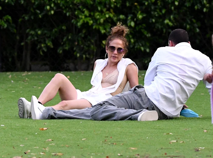 Solista și logodnicul său au fost nevoiți să își amâne planurile de nuntă din cauza pandemiei care a făcut ravagiii în întreaga lume 