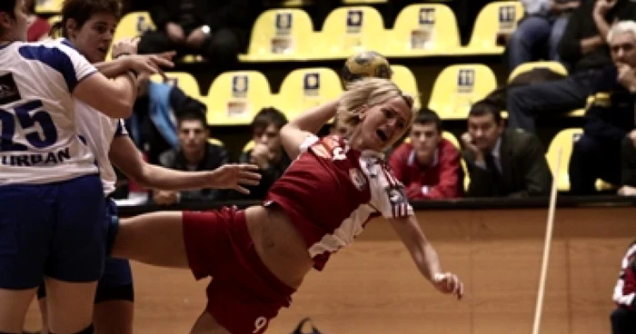 Champions League, handbal / Oltchim a bătut şi pe ETO Gyor: 26-22!