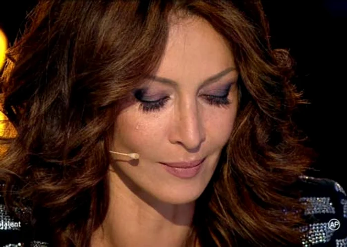 Românii au Talent: Mihaela Rădulescu şi-a adus aminte de tatăl ei